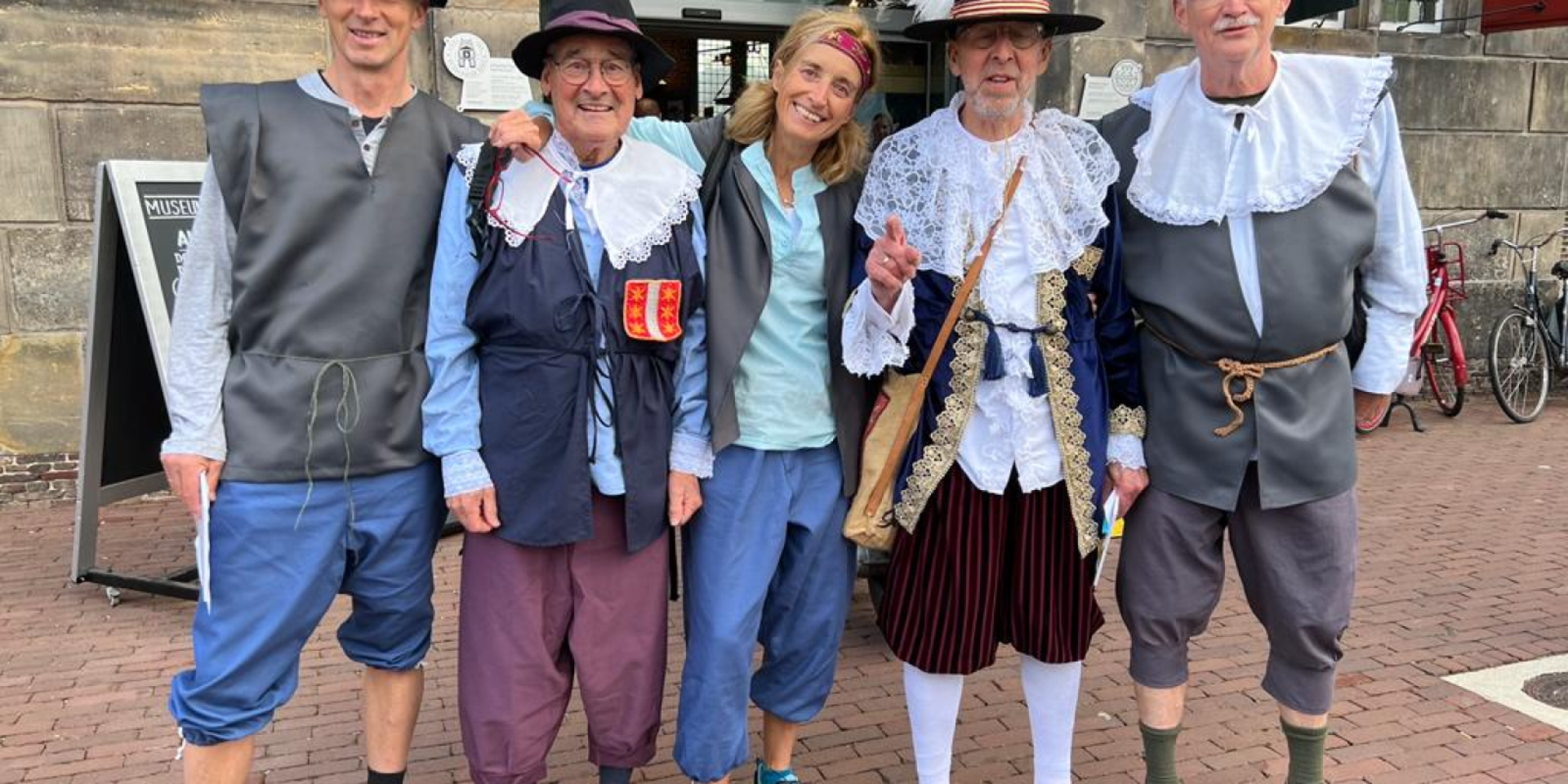 Gouda bij Kerstlicht - 25 Steegjeswandeling met Gids