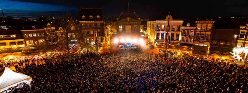 Gouda kleurt opnieuw oranje tijdens Koningsnacht en Koningsdag